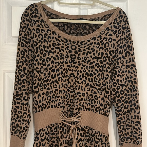 Leopard Print Sweater dress - Picture 2 of 2